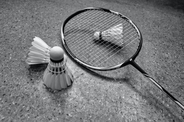 Badmintonutrustning köps i allt högre grad online i Sverige.