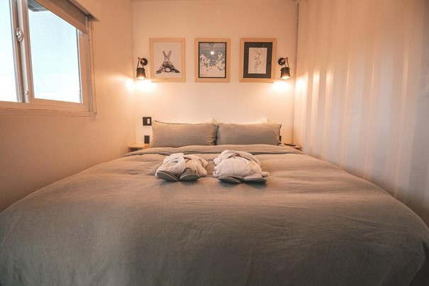 Tips för ett litet sovrum: Utnyttja utrymmet på bästa sätt.